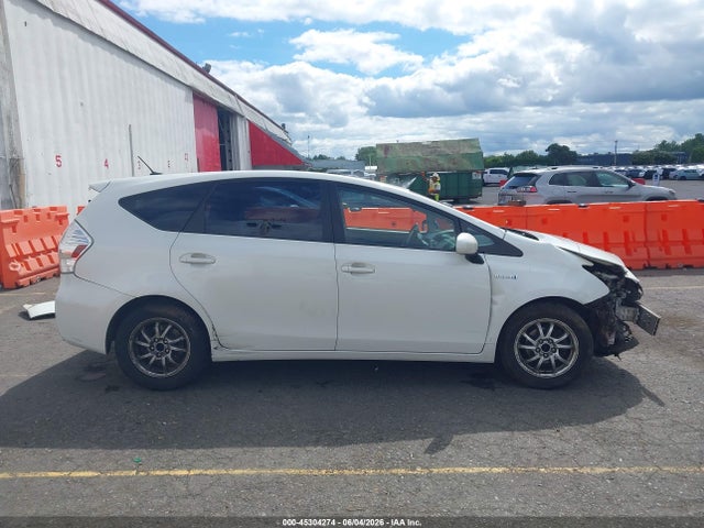 Продажа на аукционе авто 2014 Toyota Prius V Three, vin: JTDZN3EU1EJ008454, номер лота: 45304274