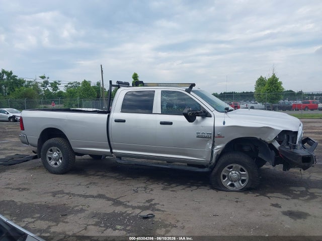 45304286 :رقم المزاد ، 3C63R3GL8DG617790 vin ، 2013 Ram 3500 Tradesman مزاد بيع