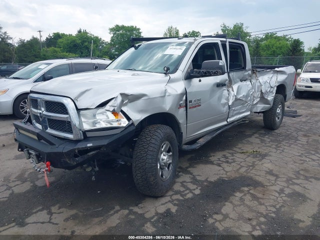 45304286 :رقم المزاد ، 3C63R3GL8DG617790 vin ، 2013 Ram 3500 Tradesman مزاد بيع