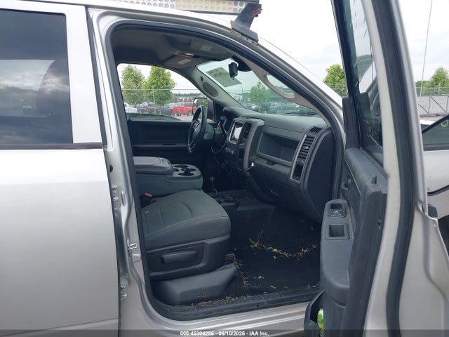 45304286 :رقم المزاد ، 3C63R3GL8DG617790 vin ، 2013 Ram 3500 Tradesman مزاد بيع