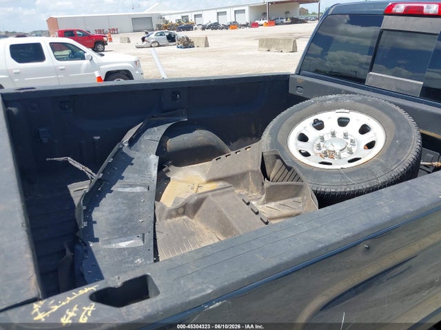 45304323 :رقم المزاد ، 1GT12UEY0JF207376 vin ، 2018 Gmc Sierra 2500hd Denali مزاد بيع