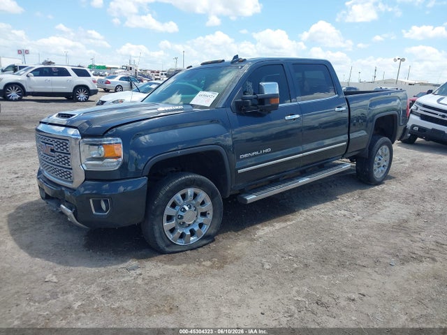 45304323 :رقم المزاد ، 1GT12UEY0JF207376 vin ، 2018 Gmc Sierra 2500hd Denali مزاد بيع
