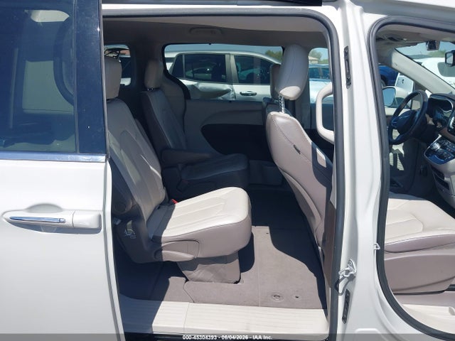 Chrysler Pacifica Touring-l 2017 2C4RC1BG8HR764792 Image 8