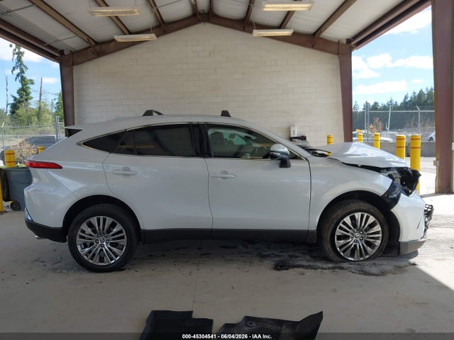 Toyota Venza Xle 2023 JTEAAAAHXPJ126894 Image 13