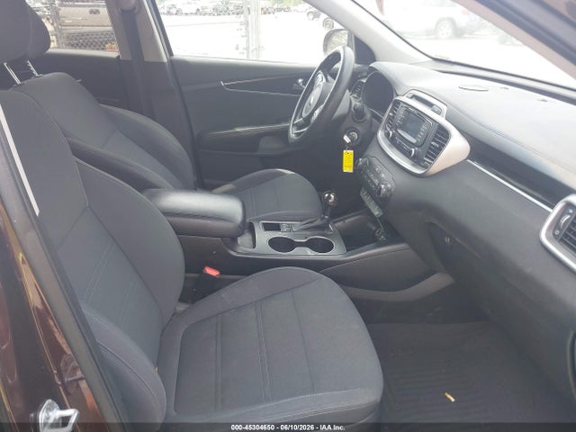 5XYPGDA55GG077026 KIA Sorento 3.3l Lx