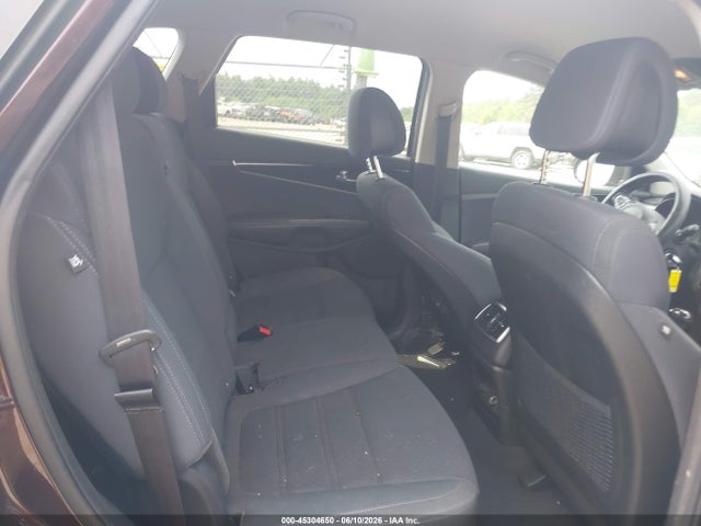 5XYPGDA55GG077026 KIA Sorento 3.3l Lx