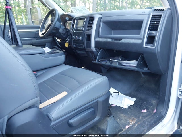 45304708 :رقم المزاد ، 3C7WRMAL9GG292157 vin ، 2016 Ram 5500 Chassis Tradesman/slt مزاد بيع