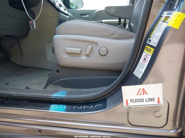 45304888 :رقم المزاد ، 5TDYZ3DC3HS839017 vin ، 2017 Toyota Sienna Xle 8 Passenger مزاد بيع