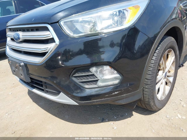 45304999 :رقم المزاد ، 1FMCU9GD3JUB46400 vin ، 2018 Ford Escape Se مزاد بيع
