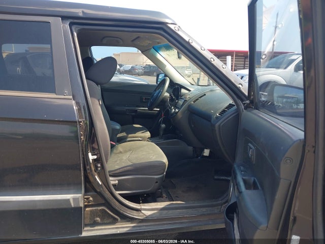 Auction sale of the 2010 Kia Soul +, vin: KNDJT2A26A7175837, lot number: 45305085
