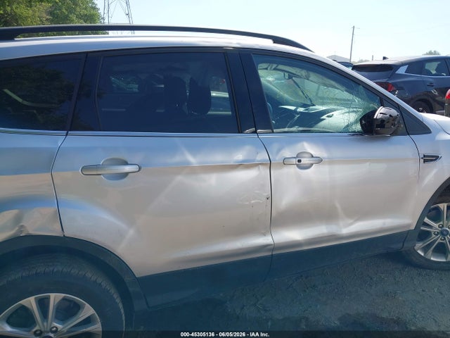 45305136 :رقم المزاد ، 1FMCU0HD4KUB47230 vin ، 2019 Ford Escape Sel مزاد بيع
