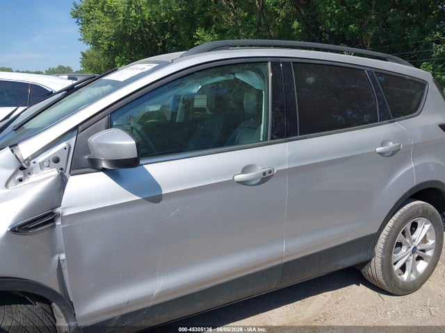 45305136 :رقم المزاد ، 1FMCU0HD4KUB47230 vin ، 2019 Ford Escape Sel مزاد بيع