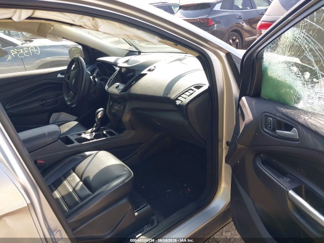 45305136 :رقم المزاد ، 1FMCU0HD4KUB47230 vin ، 2019 Ford Escape Sel مزاد بيع