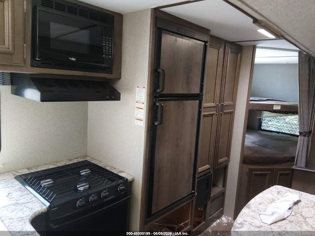 Keystone Rv Passport 2018 4YDT26726JD416790 Image 13