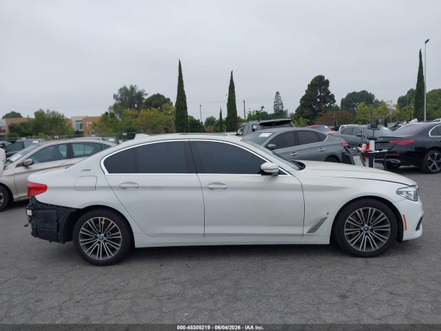 45305219 :رقم المزاد ، WBAJA9C50KB399400 vin ، 2019 Bmw 530e Iperformance مزاد بيع
