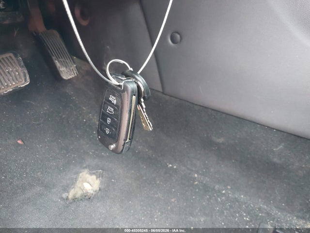 45305245 :رقم المزاد ، KM8K12AA7JU103043 vin ، 2018 Hyundai Kona Se مزاد بيع