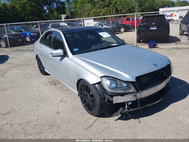 45305292 :رقم المزاد ، WDDGF8AB1DA762030 vin ، 2013 Mercedes-benz C 300 Sport 4matic مزاد بيع