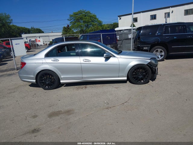 45305292 :رقم المزاد ، WDDGF8AB1DA762030 vin ، 2013 Mercedes-benz C 300 Sport 4matic مزاد بيع