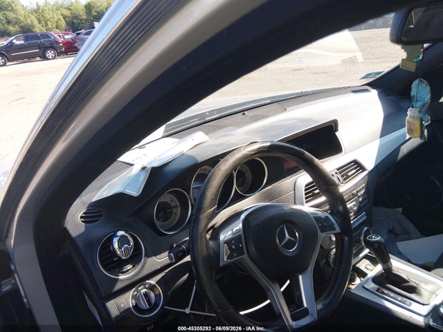 45305292 :رقم المزاد ، WDDGF8AB1DA762030 vin ، 2013 Mercedes-benz C 300 Sport 4matic مزاد بيع
