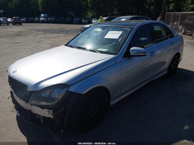 45305292 :رقم المزاد ، WDDGF8AB1DA762030 vin ، 2013 Mercedes-benz C 300 Sport 4matic مزاد بيع