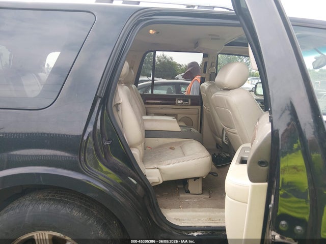 2004 Lincoln Navigator მანქანა იყიდება აუქციონზე, vin: 5LMFU28R14LJ10324, აუქციონის ნომერი: 45305386