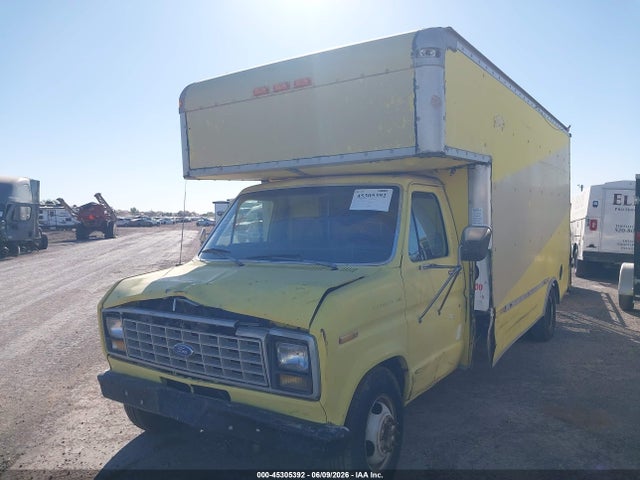 1990 Ford Econoline E350 Cutaway Van მანქანა იყიდება აუქციონზე, vin: 1FDKE37G0LHA92632, აუქციონის ნომერი: 45305392