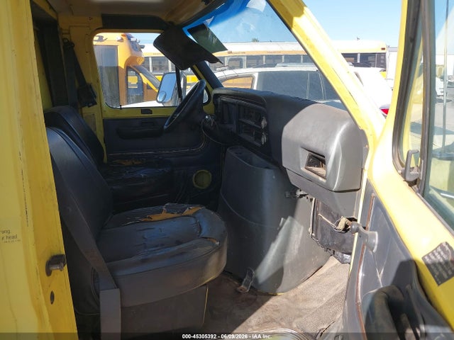 1990 Ford Econoline E350 Cutaway Van მანქანა იყიდება აუქციონზე, vin: 1FDKE37G0LHA92632, აუქციონის ნომერი: 45305392