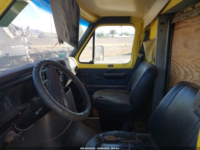 1990 Ford Econoline E350 Cutaway Van მანქანა იყიდება აუქციონზე, vin: 1FDKE37G0LHA92632, აუქციონის ნომერი: 45305392