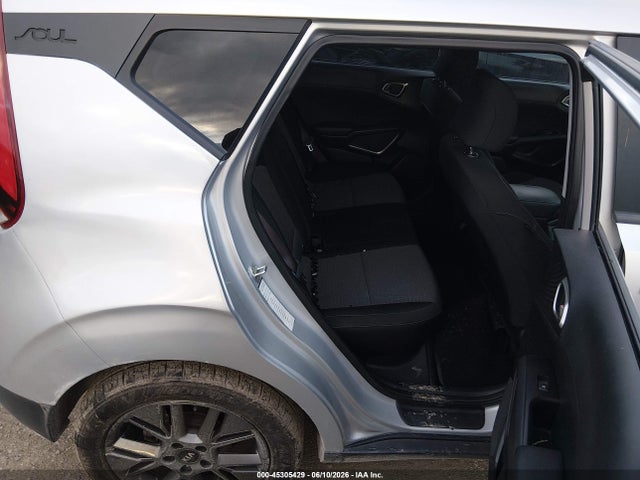 45305429 :رقم المزاد ، KNDJ23AU0M7794979 vin ، 2021 Kia Soul S مزاد بيع
