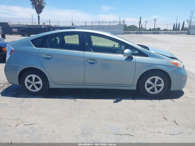 Toyota Prius Two 2015 JTDKN3DU2F2001253 Image 13