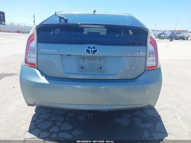 Toyota Prius Two 2015 JTDKN3DU2F2001253 Image 16