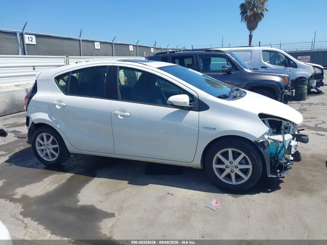 Toyota Prius C Three 2015 JTDKDTB39F1095828 Image 14