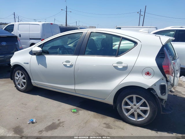 Toyota Prius C Three 2015 JTDKDTB39F1095828 Image 15
