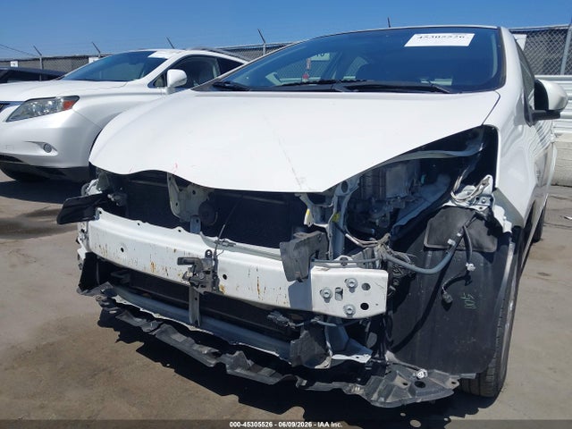 Toyota Prius C Three 2015 JTDKDTB39F1095828 Image 6