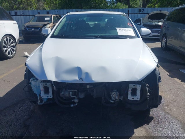 Hyundai Elantra Value Edition 2018 5NPD84LF9JH370384 Image 13