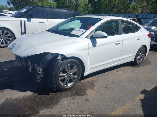 Hyundai Elantra Value Edition 2018 5NPD84LF9JH370384 Image 2