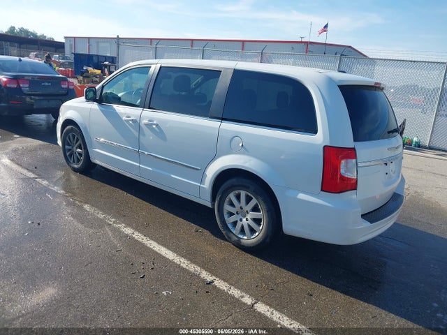 2015 Chrysler Town & Country S მანქანა იყიდება აუქციონზე, vin: 2C4RC1HG4FR590949, აუქციონის ნომერი: 45305590