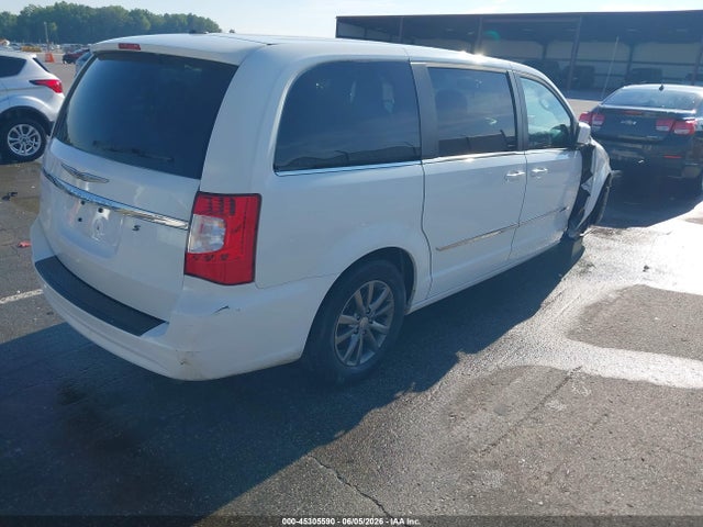 2015 Chrysler Town & Country S მანქანა იყიდება აუქციონზე, vin: 2C4RC1HG4FR590949, აუქციონის ნომერი: 45305590