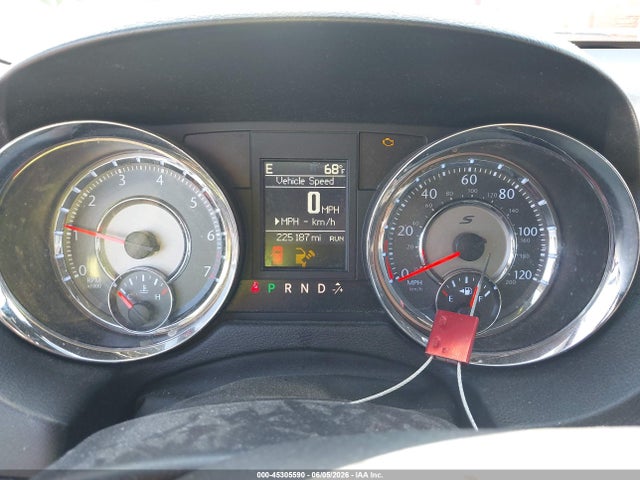 2015 Chrysler Town & Country S მანქანა იყიდება აუქციონზე, vin: 2C4RC1HG4FR590949, აუქციონის ნომერი: 45305590