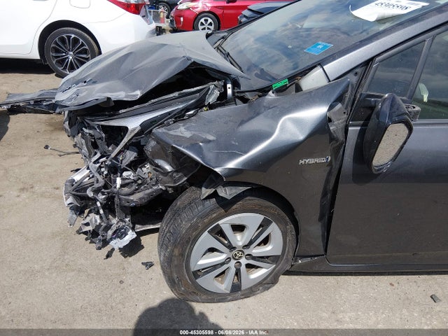 JTDKBRFU3J3065216 Toyota Prius Two