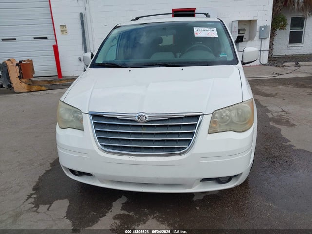 2010 Chrysler Town & Country Touring მანქანა იყიდება აუქციონზე, vin: 2A4RR5D12AR492755, აუქციონის ნომერი: 45305628