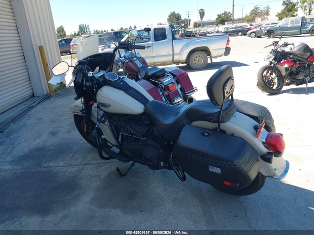 Harley-Davidson FLHCS 2022 1HD1YBK21NB015432 Image 3