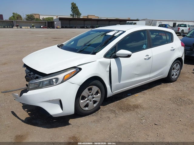 45305688 :رقم المزاد ، KNAFK5A85J5773182 vin ، 2018 Kia Forte Lx مزاد بيع