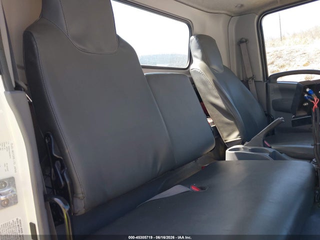 45305719 :رقم المزاد ، 54DB4W1D8LS208715 vin ، 2020 Isuzu Npr مزاد بيع