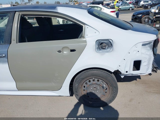 45305755 :رقم المزاد ، JTDEPMAE8MJ188561 vin ، 2021 Toyota Corolla Le مزاد بيع