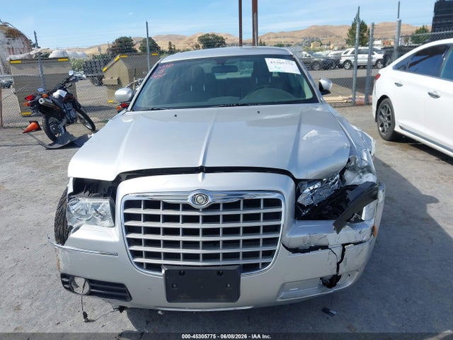 2005 Chrysler 300 Touring მანქანა იყიდება აუქციონზე, vin: 2C3AA53G55H597631, აუქციონის ნომერი: 45305775