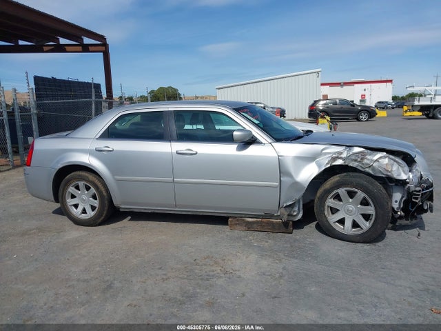 2005 Chrysler 300 Touring მანქანა იყიდება აუქციონზე, vin: 2C3AA53G55H597631, აუქციონის ნომერი: 45305775