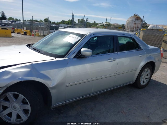 2005 Chrysler 300 Touring მანქანა იყიდება აუქციონზე, vin: 2C3AA53G55H597631, აუქციონის ნომერი: 45305775