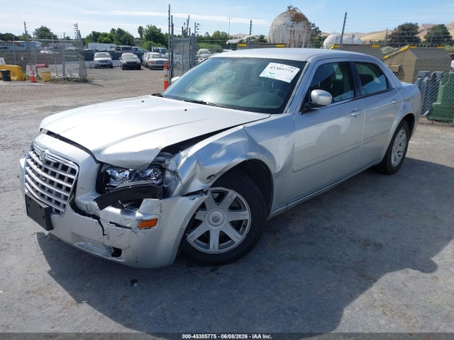 2005 Chrysler 300 Touring მანქანა იყიდება აუქციონზე, vin: 2C3AA53G55H597631, აუქციონის ნომერი: 45305775