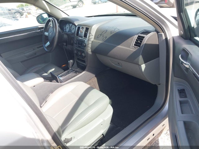 2005 Chrysler 300 Touring მანქანა იყიდება აუქციონზე, vin: 2C3AA53G55H597631, აუქციონის ნომერი: 45305775